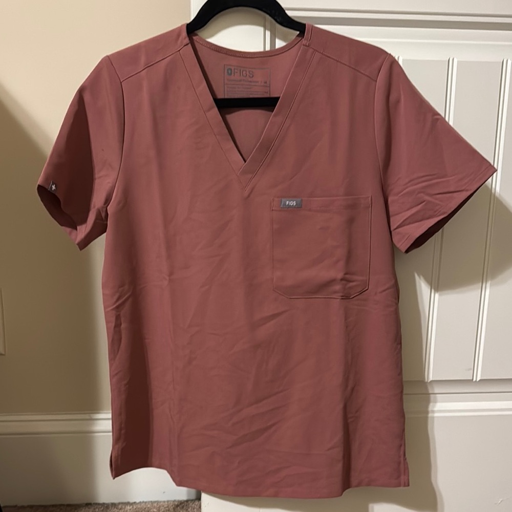 FIGS Mauve Scrub Top Catarina One Pocket